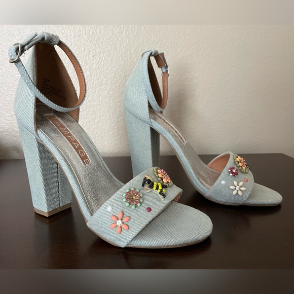 NWOT Rampage Denim Block Heels with Bees & Flowers Beaded Embellishments - Picture 3 of 6